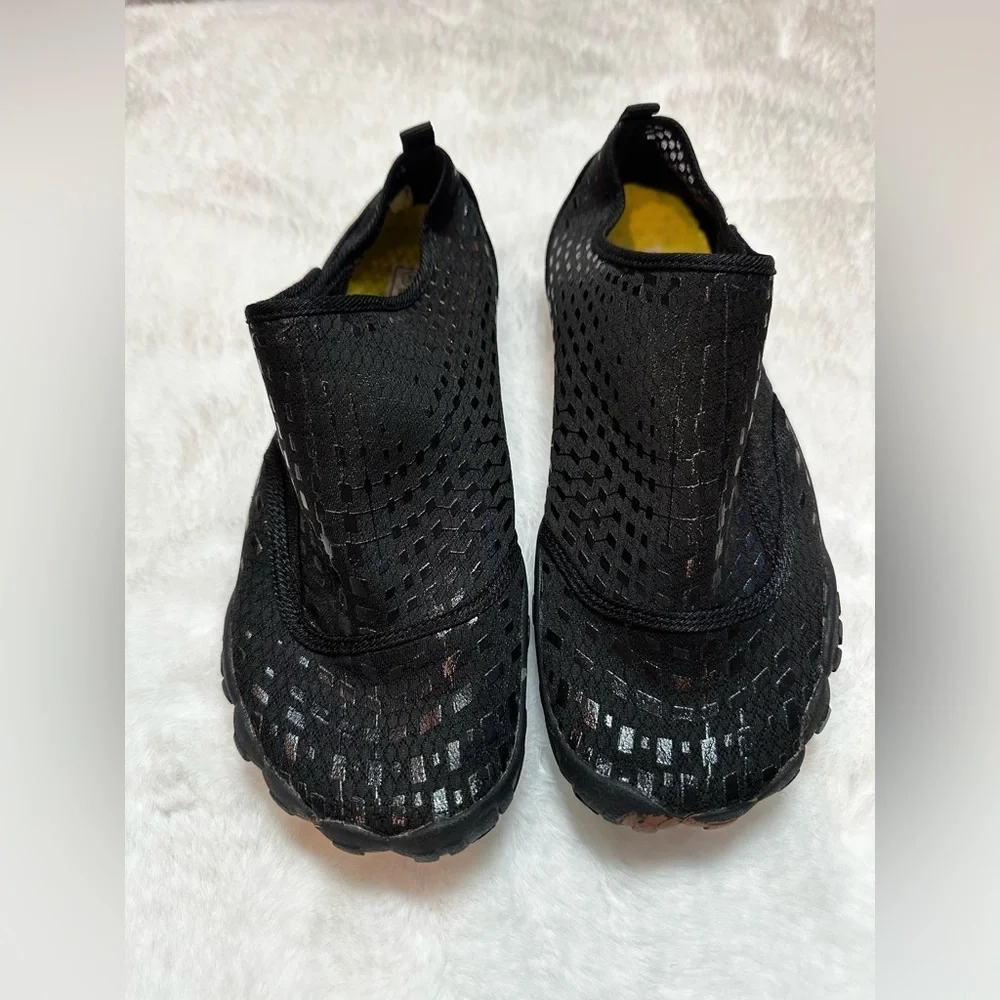 Women's Black Mesh water shoes-